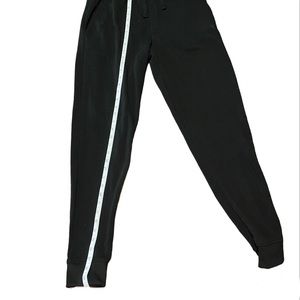 AKADEMIKS joggers/sweat pants size L